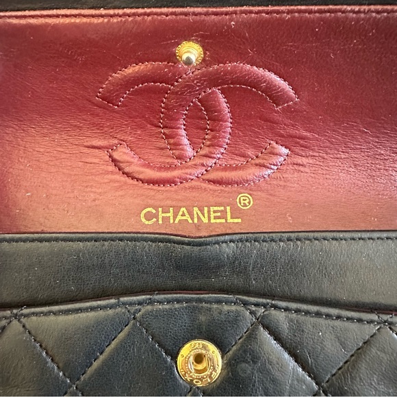 Vintage authentic chanel classic double flap medium with gold hardware lambskin - Picture 13 of 13